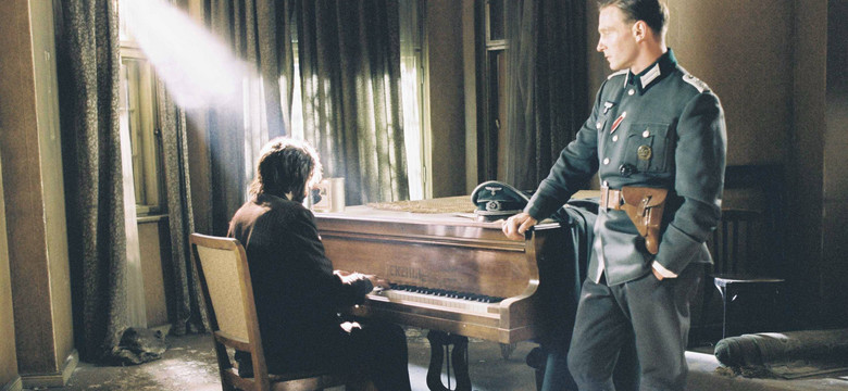 Niemiecki oficer wyznał, że "wstydzi się za swój naród". To spotkanie ocaliło pianistę