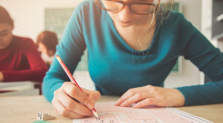 Az online nyelvvizsgát ugyanolyan komolyan kell venned, mintha személyesen vizsgáznál