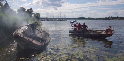 Spłonęły dwie łódki na Mazurach. Było na nich 11 dzieci!