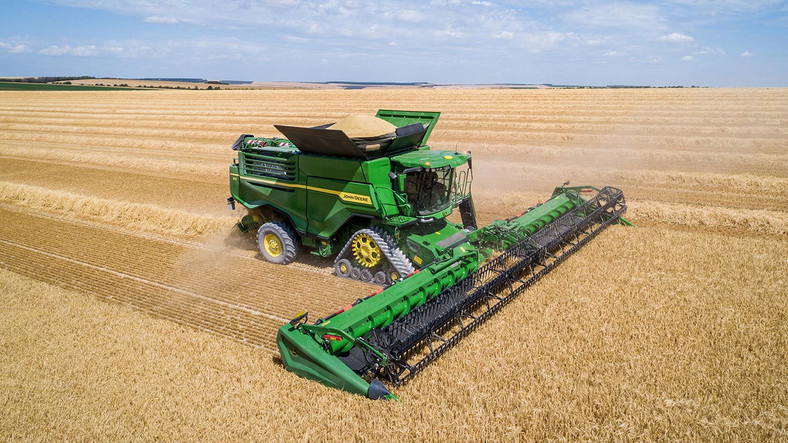 John Deere X9 1100