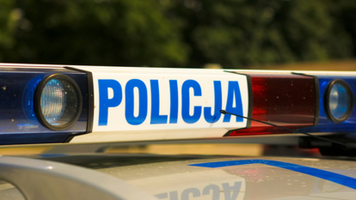 Zachodniopomorscy policjanci zatrzymali sześć osób zajmujących się m.in. handlem narkotykiem o nazwie Supermen. Po jego zażyciu trzech młodych mężczyzn zmarło - poinformowano w Komendzie Wojewódzkiej Policji w Szczecinie.