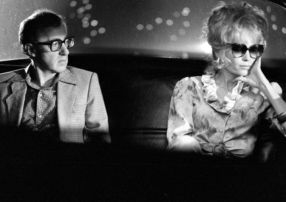 Mia Farrow i Woody Allen na planie filmu "Danny Rose z Broadwayu" w 1983 roku