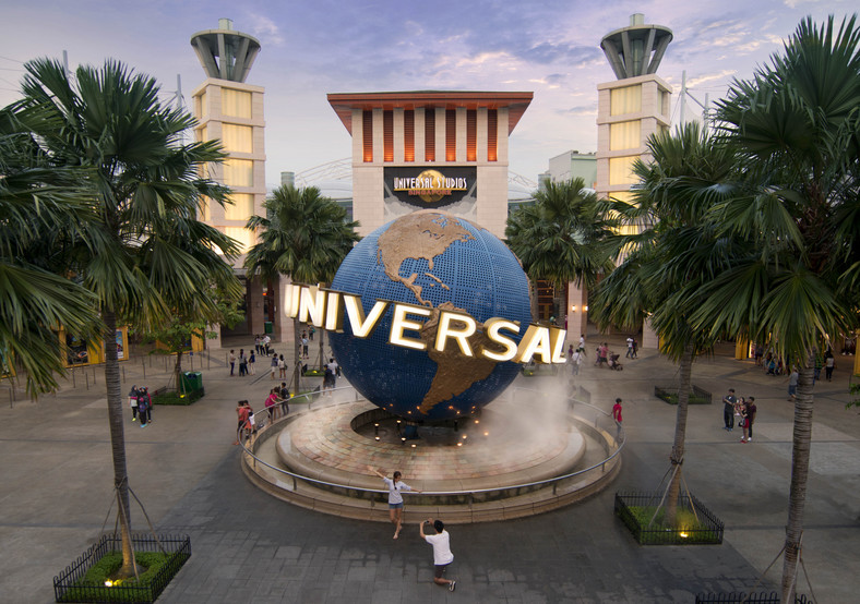 Univeral Studios Singapore Globe