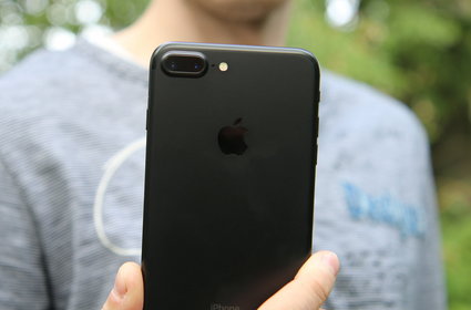 Apple ma kłopoty: "umierające aparaty" w iPhonie 7 Plus
