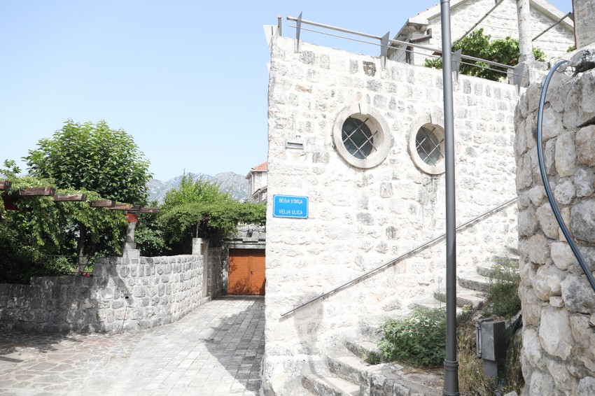 Vila Gorana Bregovića u Perastu