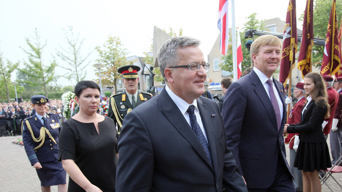 Poświęcenie polskiej Pierwszej Samodzielnej Brygady Spadochronowej nie poszło na marne, Polska i Holandia znowu są razem w NATO i w UE - mówił dzisiaj w holenderskim Driel prezydent Bronisław Komorowski.