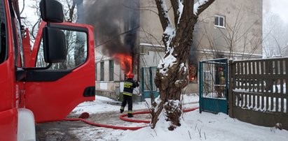 Dramatyczne chwile w Łodzi. Buchające płomienie odcięły mieszkańcom drogę ucieczki. Przerażające nagranie