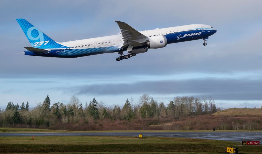 Boeing 777X to nowa generacja największego dwusilnikowego pasażerskiego odrzutowca na świecie