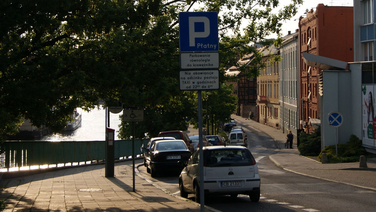Władze Bydgoszczy zapowiadają opracowanie koncepcji parkingu, który ma zostać wybudowany przy ul. Grudziądzkiej. Docelowo ma być tam 650 miejsc parkingowych.