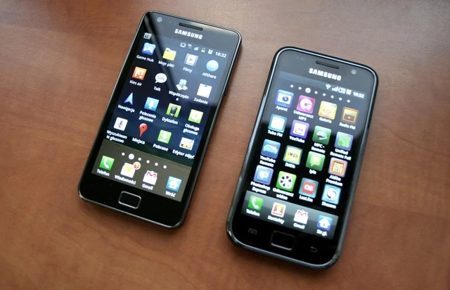 Samsung Galaxy S - I vs. II