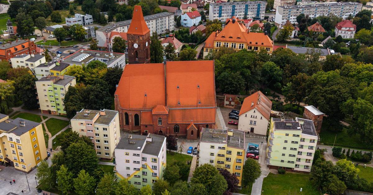 Władze wyburzą bloki w centrum Lubina. Zasłaniają kościół