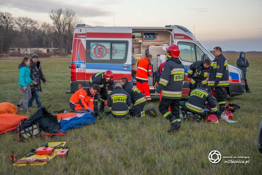 Wypadek w Oleśnicy. Paralotniarz spadł na lotnisko. 33-latek zginął