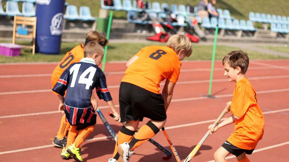 12 maja na stadionie poznańskiej Akademii Wychowania Fizycznego odbędzie się II Piknik Familijny - Hokej na trawie dla dzieci z PWS.