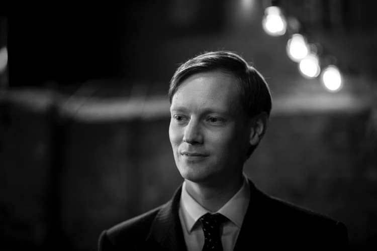 Chris Lober w filmie 'Pomiędz słowami'