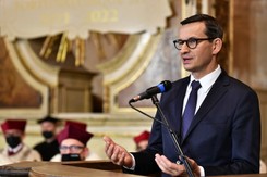 Przerwane wystąpienie premiera na UWr. 'Morawiecki, nie zabijaj uchodźców'