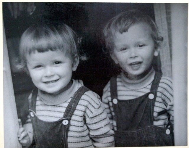 Lech i Jarosław - jeszcze kilkuletni chłopcy