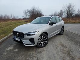 Jeździłem Volvo XC60 B4. Komu może spodobać się miękka hybryda?