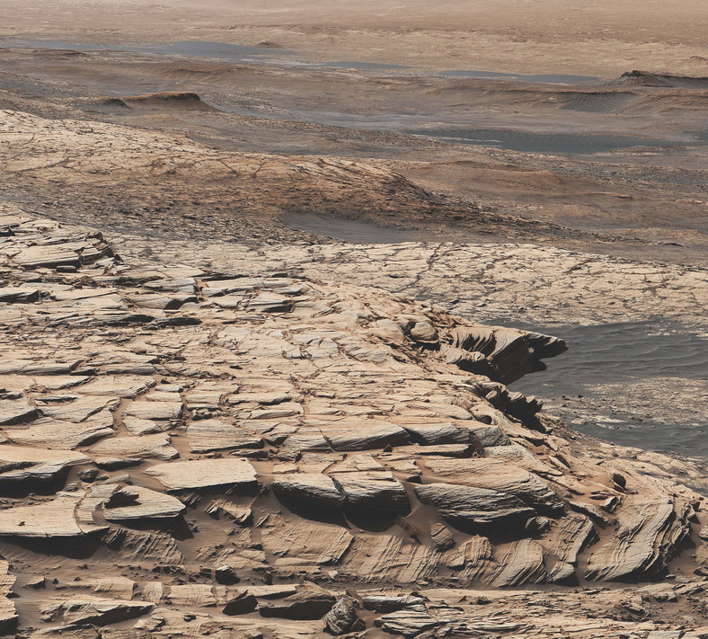 Formacja Stimson w kraterze Gale'a, gdzie łazik Curiosity znalazł związki bogate w węgiel-12. 
