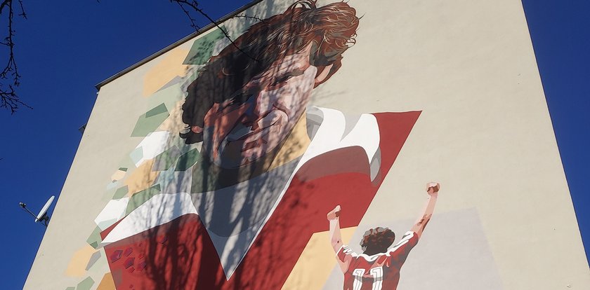 Mural z podobizną Włodzimierza Smolarka oficjalnie zaprezentowany. Tuż obok stadionu Widzewa Łódź