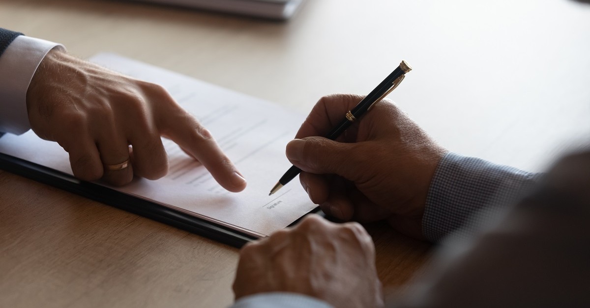 Granice zatrudnienia terminowego nie zależą od przerw między kolejnymi umowami