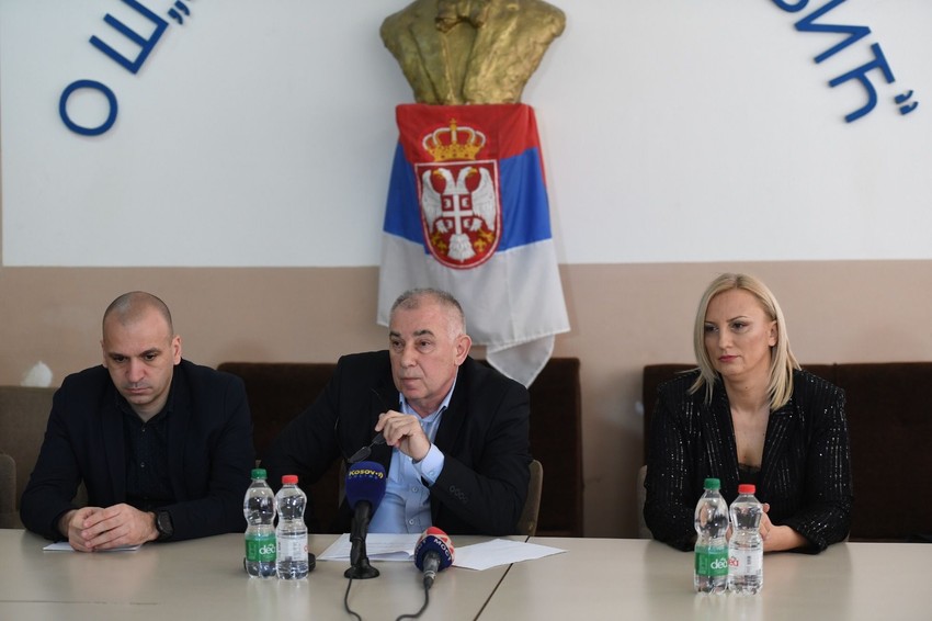 Direktori osnovnih škola na severu Kosova žale se da nemaju krede i sunđere zbog ukidanja dinara