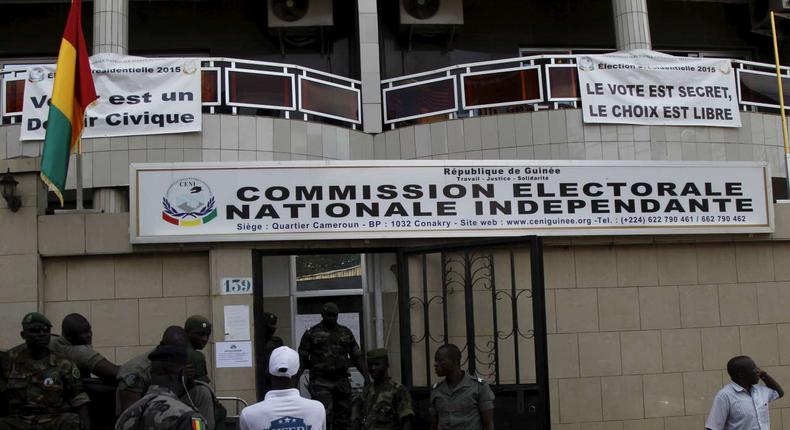 Le siège de la commission électorale guinéenne, à Conakry, en octobre 2015 LUC GNAGO - REUTERS