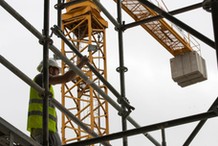 Pracę w pandemii zmienił co trzeci pracownik fizyczny [BADANIE]