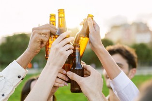 Sprzedaż piwa ledwo uchroniła się przed spadkiem. Pomógł jeden z produktów