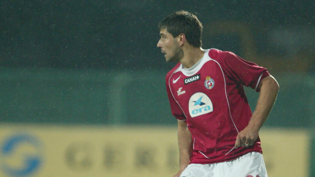 Mauro Cantoro kończy karierę jako piłkarz peruwiańskiego CSD Leon de Huanuco. Znany z gry w polskiej lidze Argentyńczyk przyznał, że już w 2009 roku miał propozycję z Wisły Kraków, aby skończyć z graniem w piłkę i zająć się trenowaniem młodzieży, ale odrzucił tę ofertę.