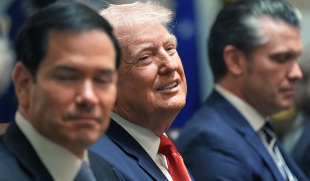 Donald Tramp na sastanku kabineta u Beloj kući