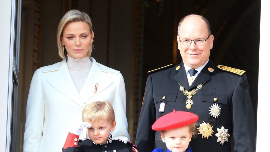 Księżna Charlene i książę Albert II Grimaldi z dziećmi