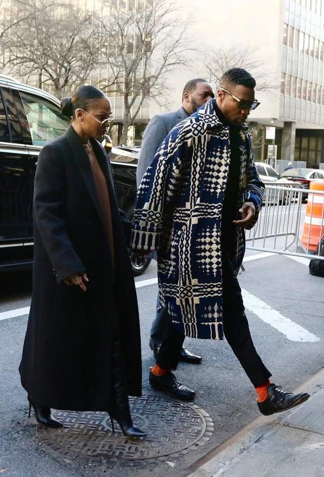 Glumac Džonatan Mejdžors i Morgan Gud ispred suda u Njujorku