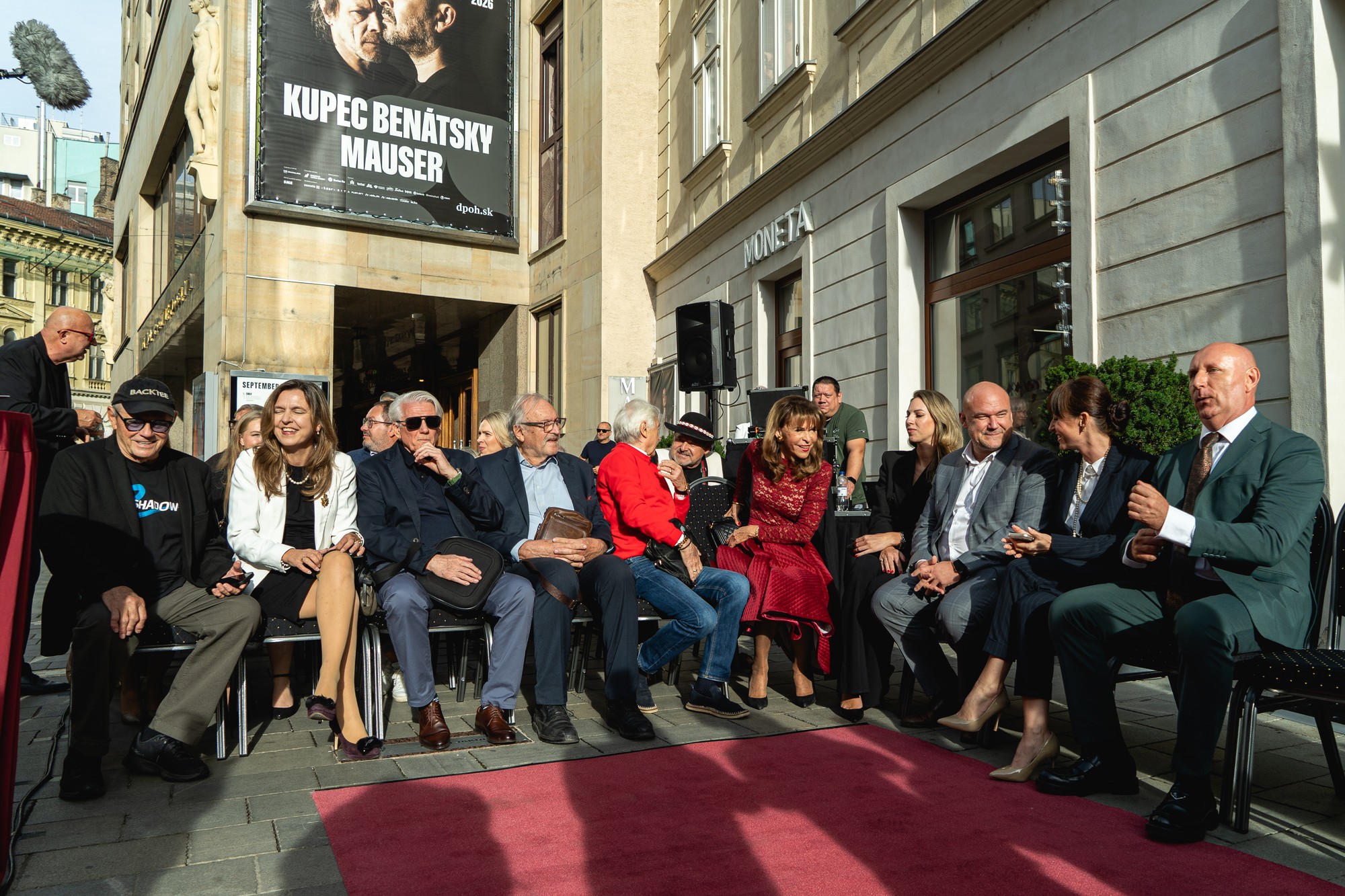 Na Filmovom chodníku slávy pred Divadlom P. O. Hviezdoslava v Bratislave odhalili pamätnú dlaždicu s menom Emila Horvátha.