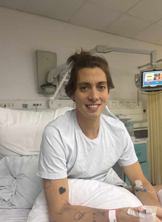 Sam musí bojovať so smrteľným ochorením.