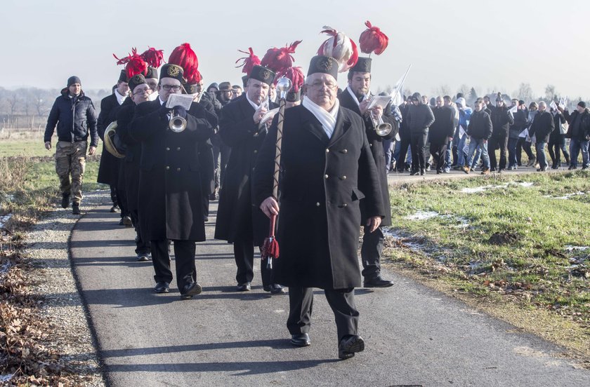 Pikieta pod domem premier Beaty Szydło