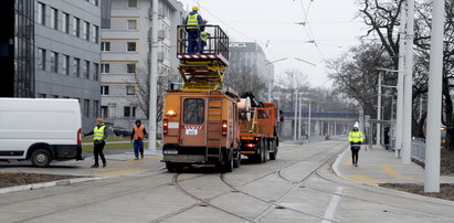 Autobusy i tramwaje na tej trasie to wielka inwestycja. Jest gotowa już w jednej trzeciej