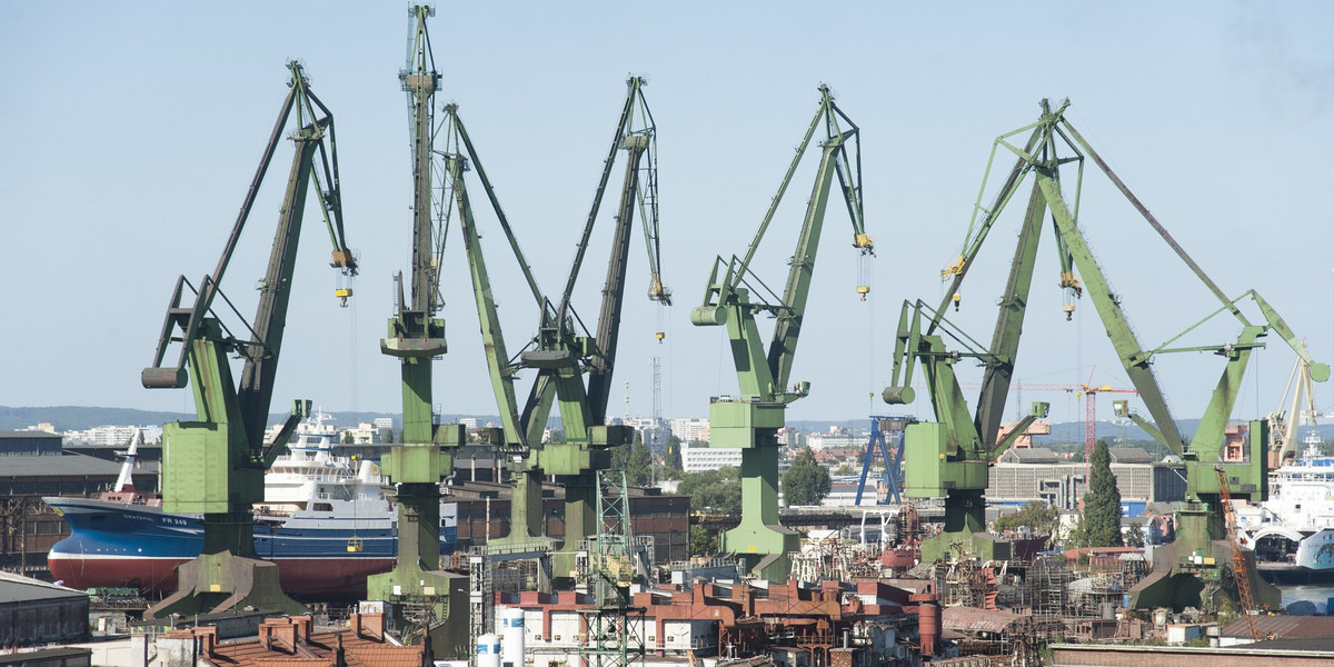 Spółka GSG Towers produkuje wieże i konstrukcje morskie dla turbin wiatrowych oraz instalacji naftowych i gazowych. Połowa udziałów w spółce należy do prywatnej Gdansk Shipyard Group, a druga połowa - do państwowej Agencji Rozwoju Przemysłu. 