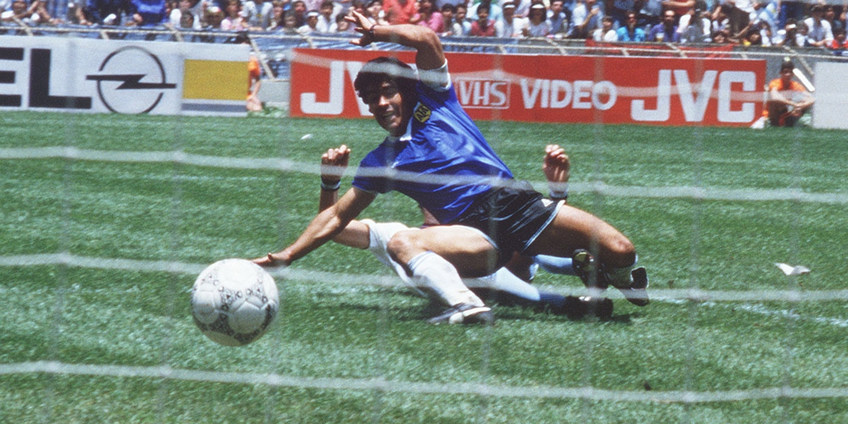 Piłka z meczu MŚ w 1986 roku trafi na aukcję. 