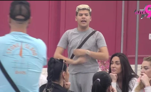 JEDNA REČENICA NAPRAVILA HAOS! Učesnici "Elite" se dohvatili preko crnog stola, obezbeđenje reagovalo brzinom svetlosti