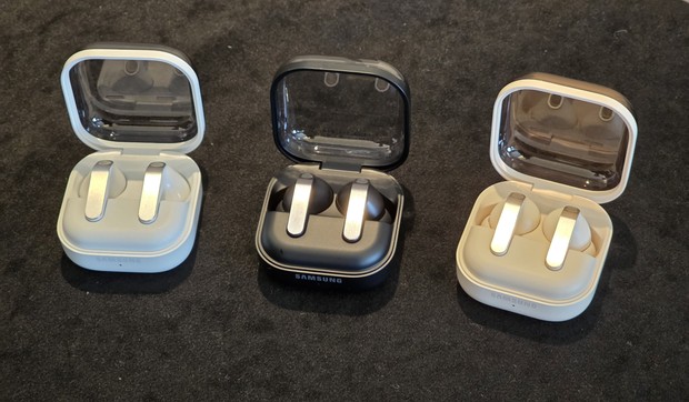 Galaxy Buds4 i Galaxy Buds4 Pro