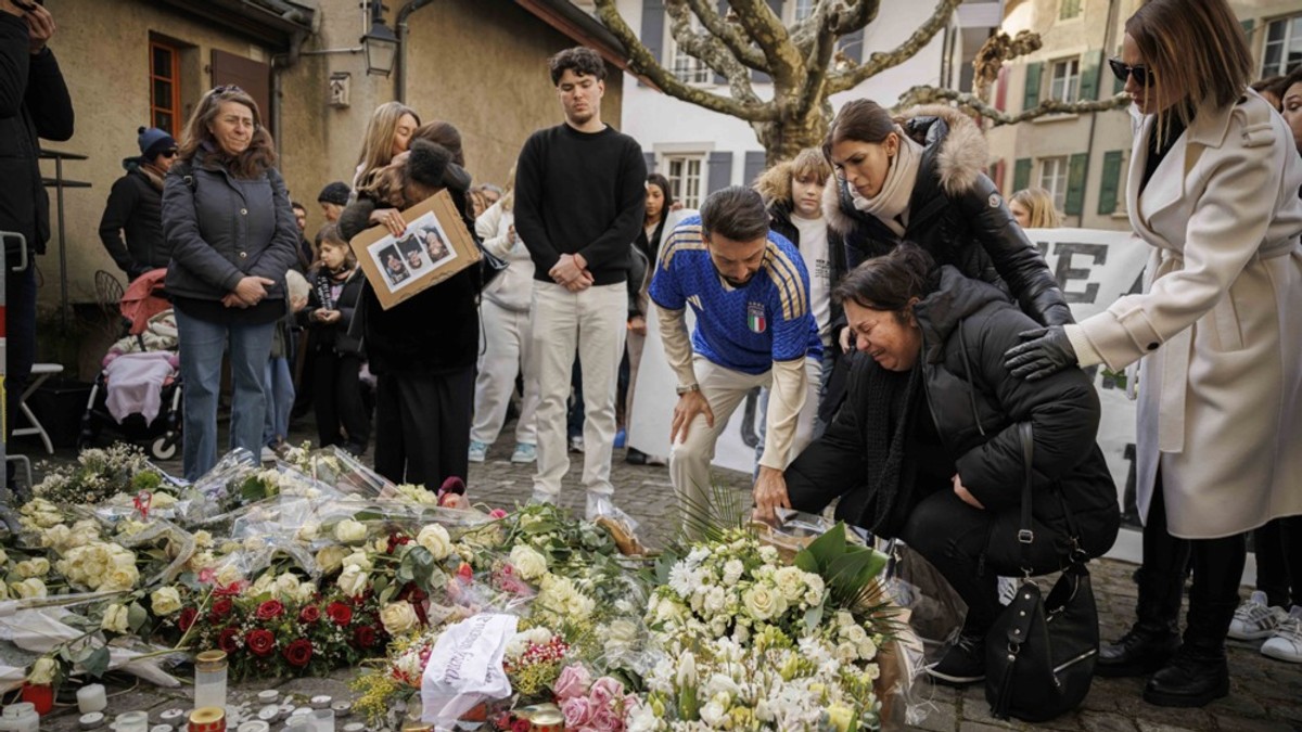 Porodice žrtava požara u Kran Montani polažu cveće u Lutriju 31. januara