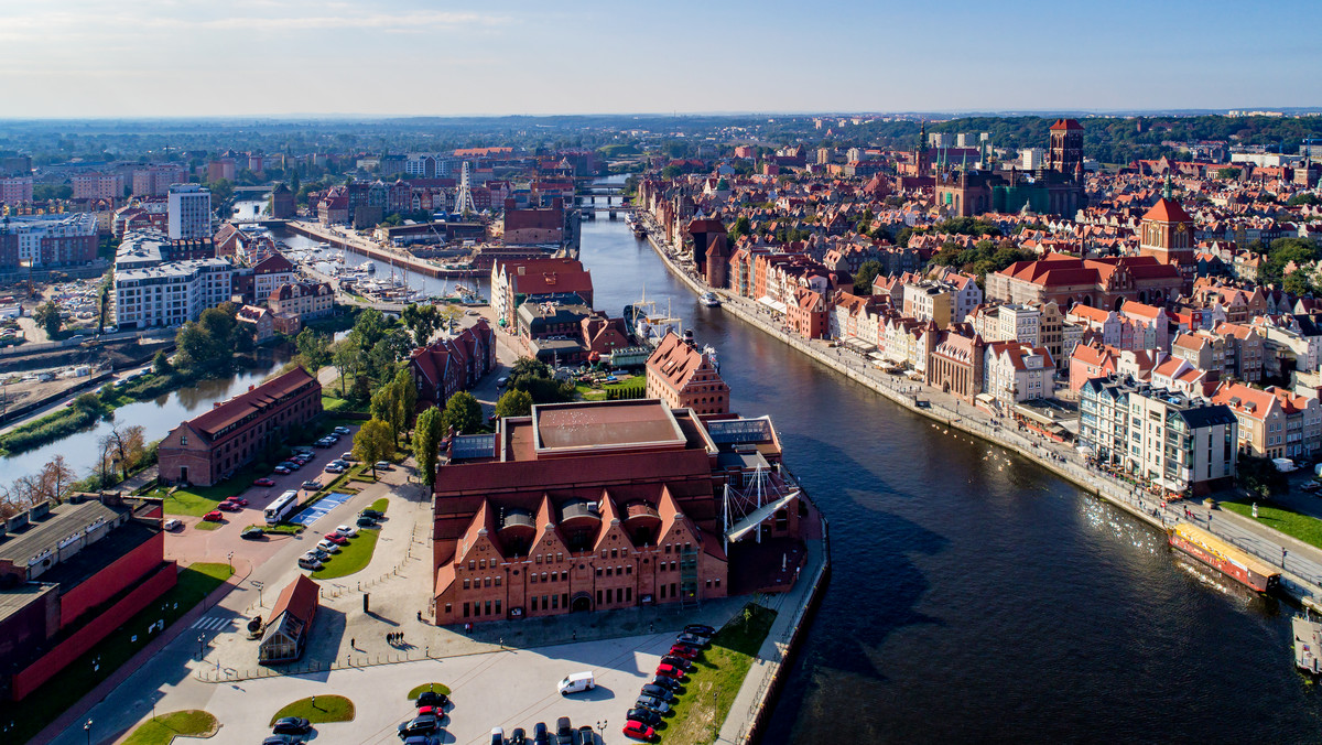 Ponad 1 mln 100 tys. gości odwiedziło tego lata Gdańsk. To o ponad 7 tys. więcej niż w rekordowym 2019 r., przed pandemią COVID-19 - poinformował w piątek Michał Brandt z Gdańskiej Organizacji Turystycznej (GOT).