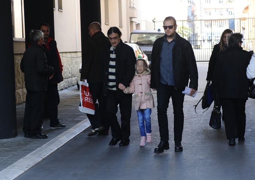 Jelenina ćerka Jana u poseti ocu u pritvoru