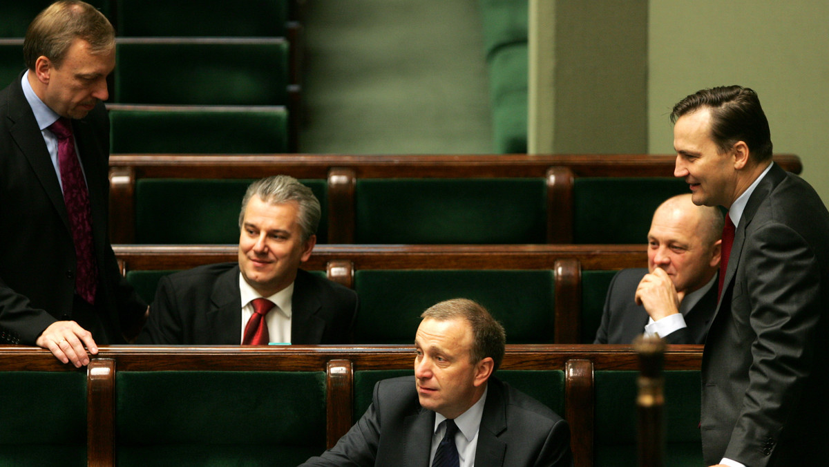 Grzegorz Schetyna stwierdza jasno, że rząd nie zastawił żadnej pułapki na Lecha Kaczyńskiego podczas szczytu UE. Jednak dodaje w RMF FM, że rząd sprawdzi, czy prezydent wypełnił instrukcję przyjętą przed szczytem.