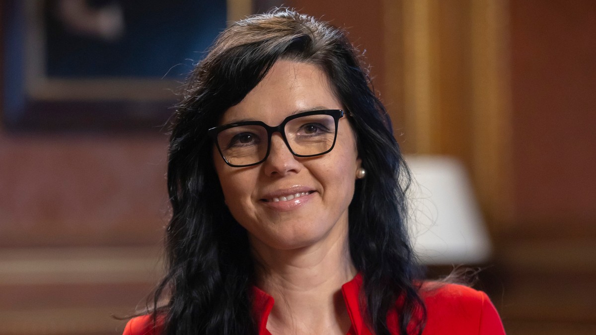 Szöllősi Györgyi gombászni jár az erdőbe