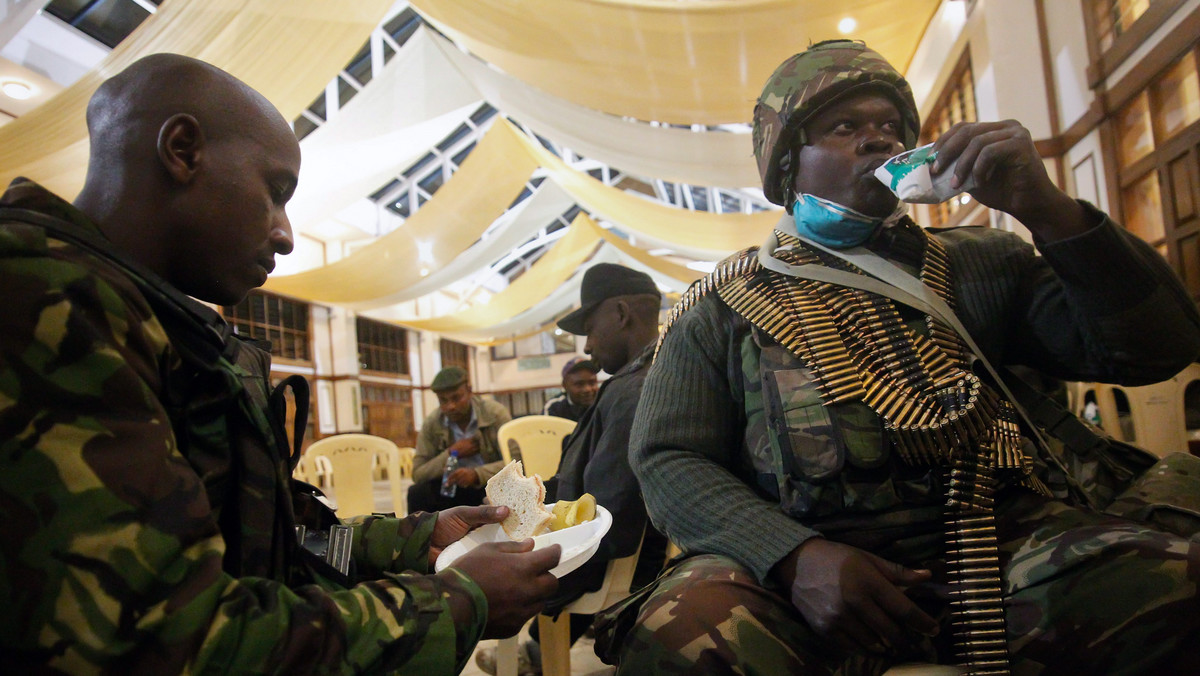 Centrum handlowe Westgate w stolicy Kenii, Nairobi, jest już pod pełną kontrolą sił bezpieczeństwa - poinformowało wczoraj wieczorem kenijskie MSW. Źródła wojskowe podały, że żołnierze zabili ostatnich sześciu terrorystów.
