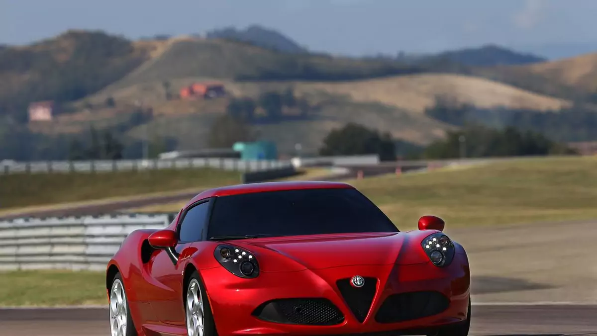 Alfa Romeo 4C z rekordem Nürburgring‎u