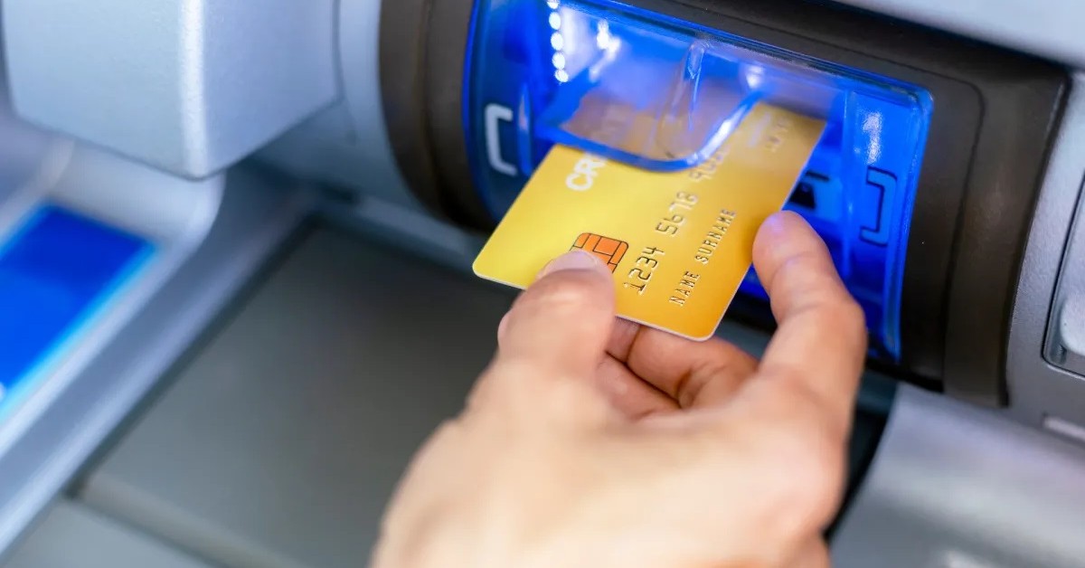 Rewolucyjne zmiany w bankomatach. Koniec z kartami. Co z wypłacaniem gotówki?