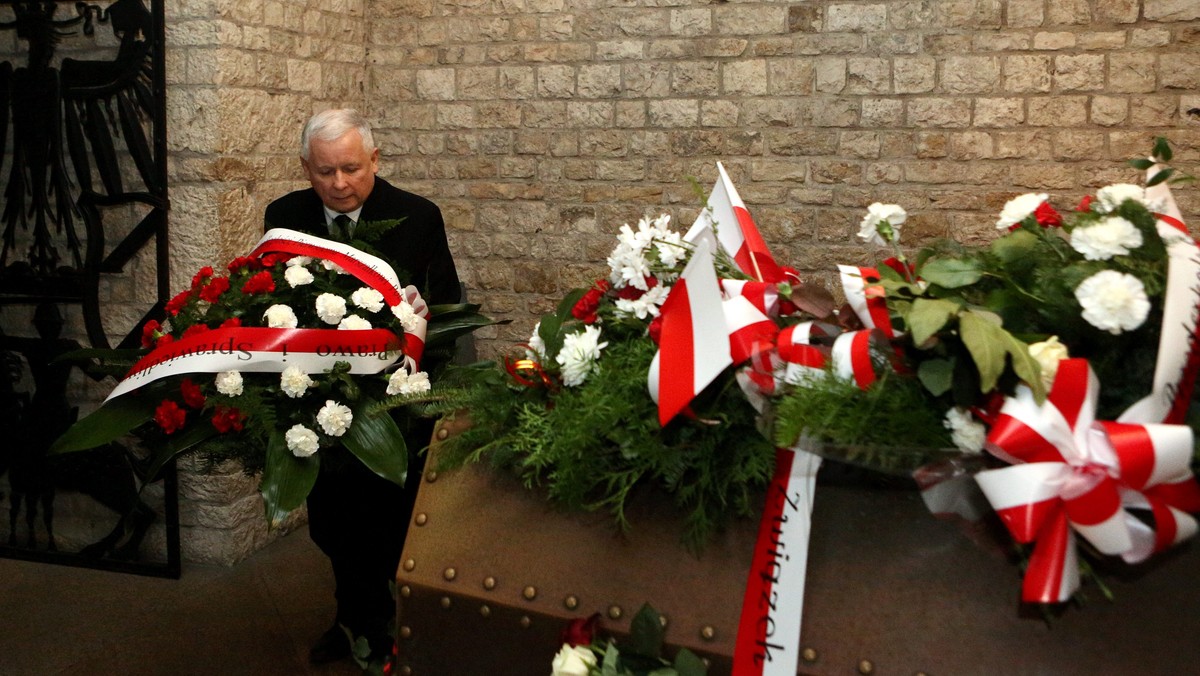 Podczas obchodów Święta Niepodległości w Krakowie zorganizowanych przez Prawo i Sprawiedliwość Jarosław Kaczyński ogłosił, że kandydatem ich partii na prezydenta Polski będzie europoseł Andrzej Duda. - Polsce potrzebny jest nowy pierwszy obywatel RP – powiedział Kaczyński, który podczas swojego przemówienia mówi o potrzebie zmiany i odnowy.