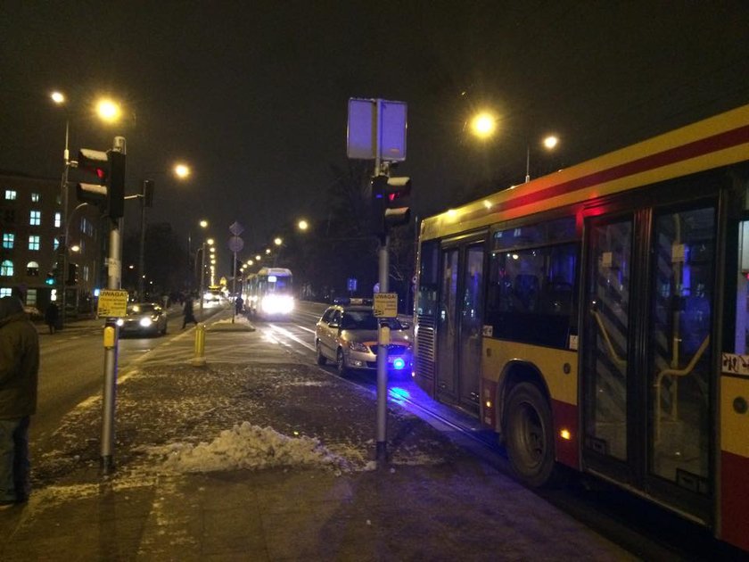 Autobus linii 160 potrącił mężczyznę przy ZOO